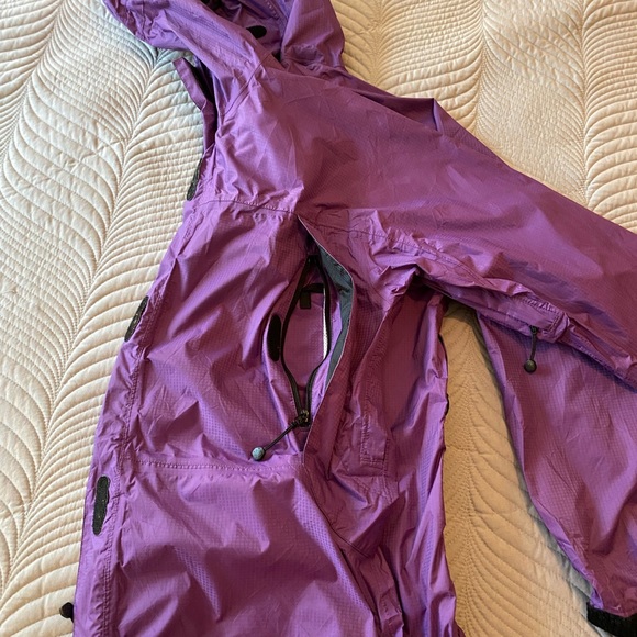 L.L. Bean women’s wind breaker size ladies medium in purple. - Picture 2 of 5